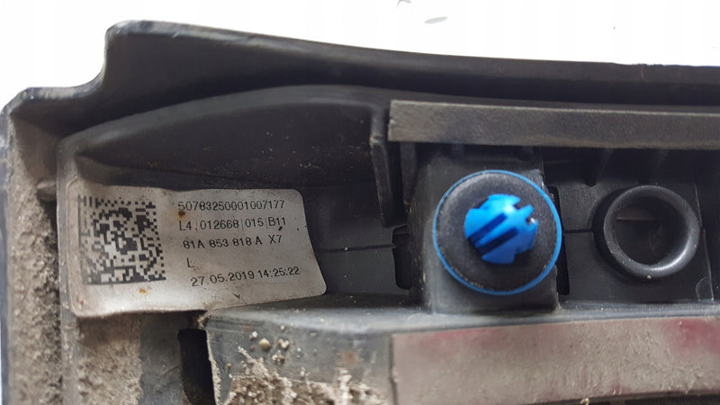 Listwa błotnika prawy tył AUDI Q2 81A853818A