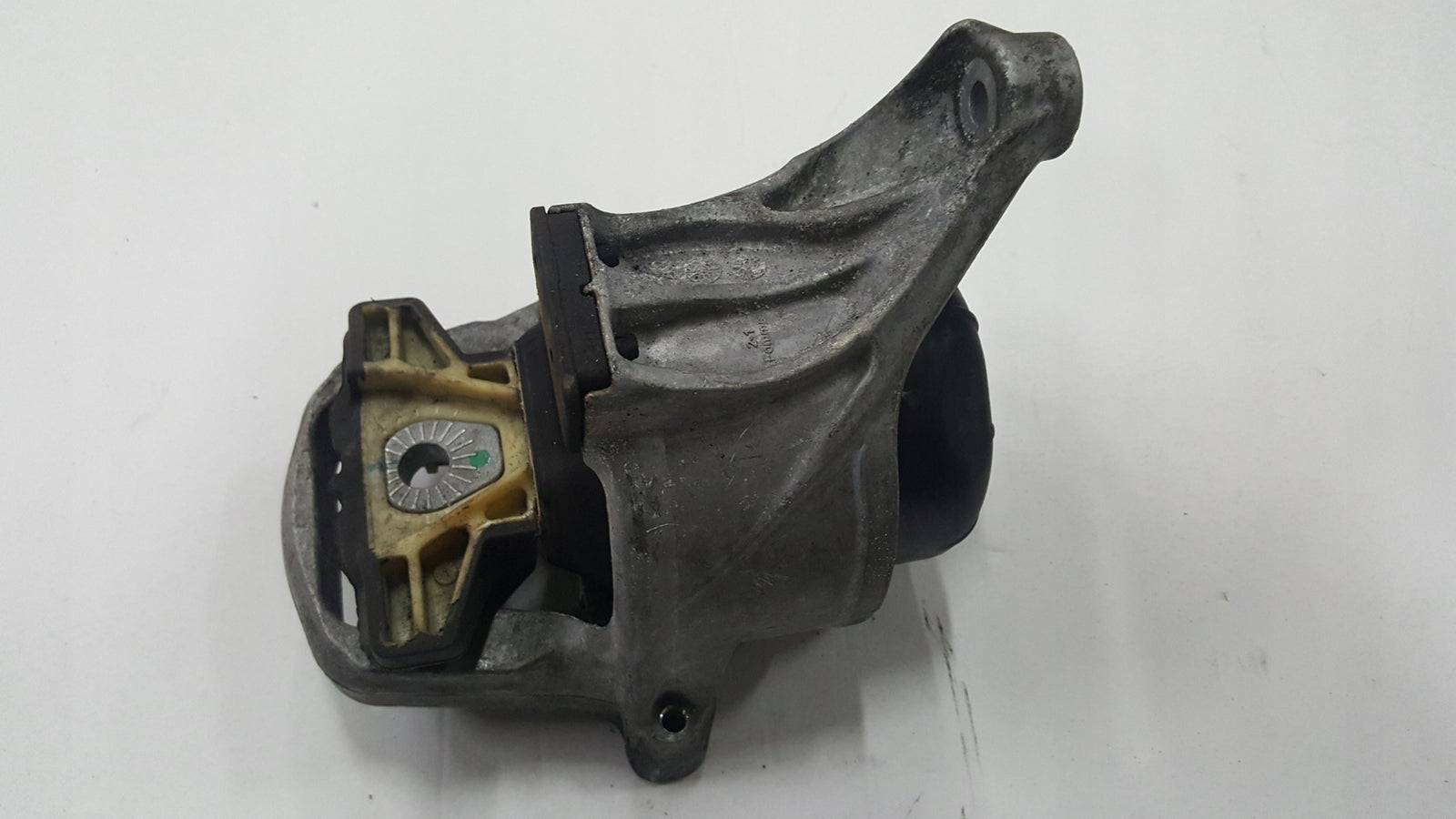 Poduszka silnika lewa AUDI A4 B9 A5 8W0199371CP