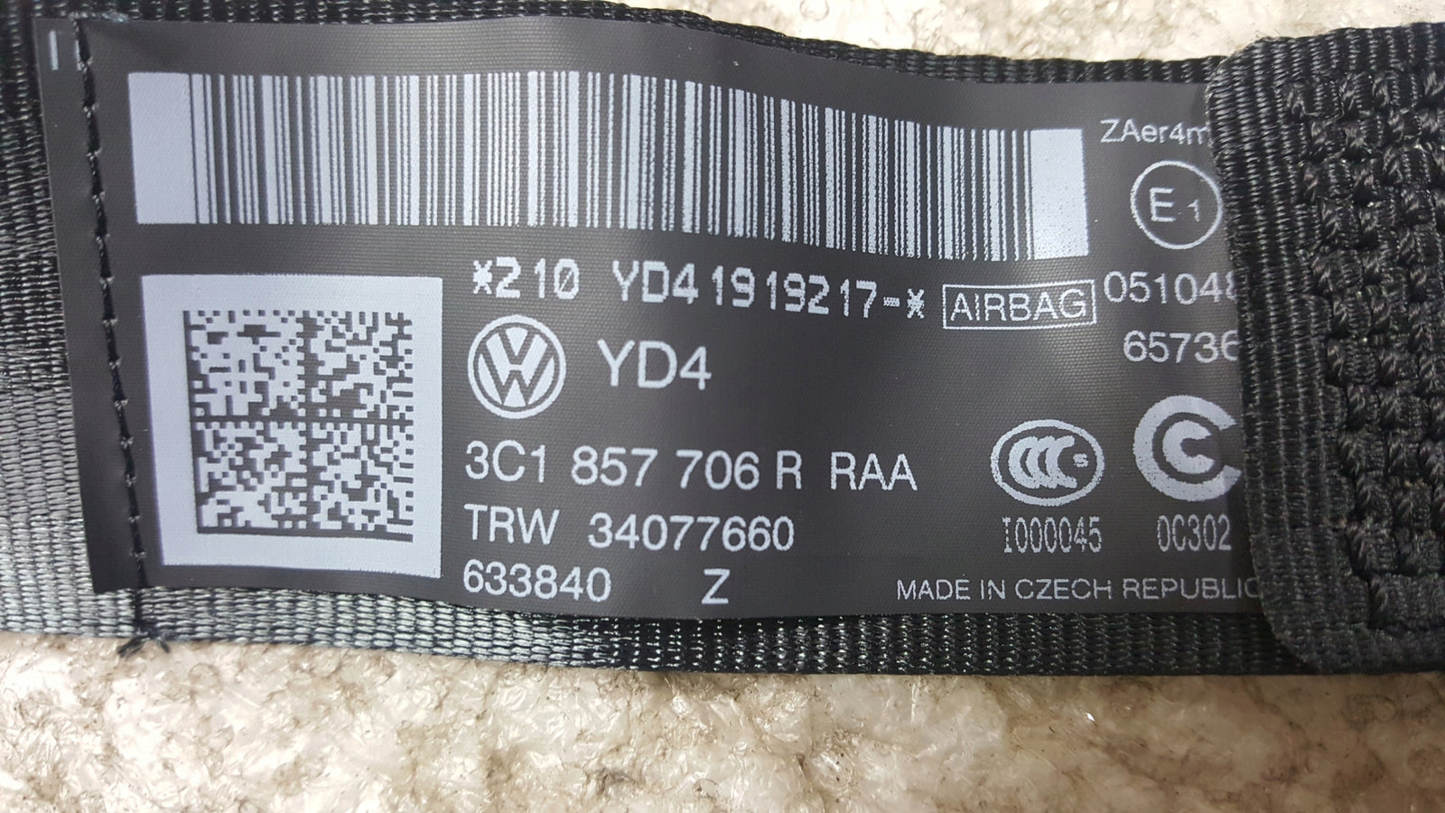 PAS BEZPIECZEŃSTWA NAPINACZ PRAWY PRZÓD VW PASSAT B6 3C1857706R