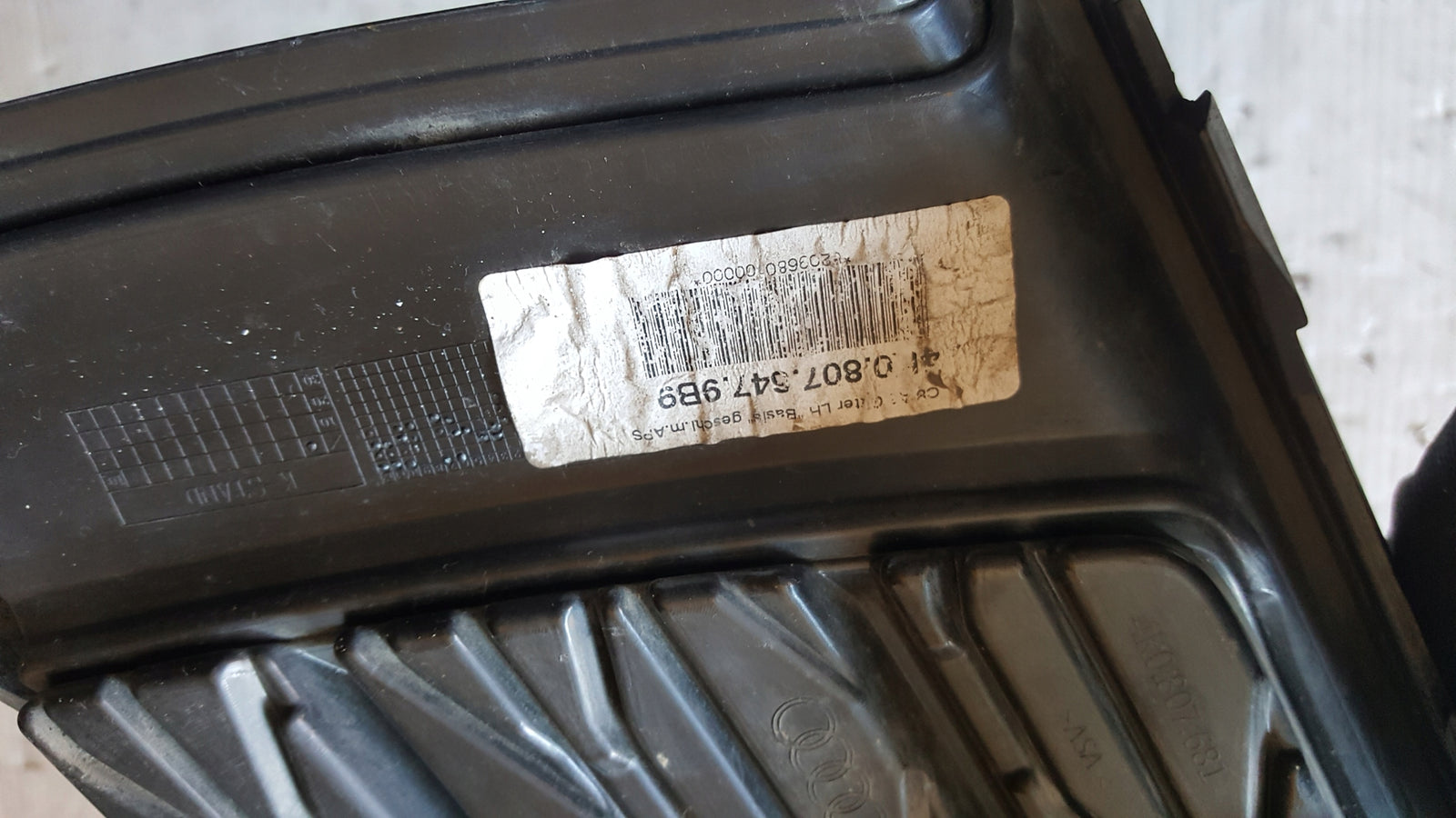 Kratka zderzaka lewy przód AUDI A6 C8 4K0807681