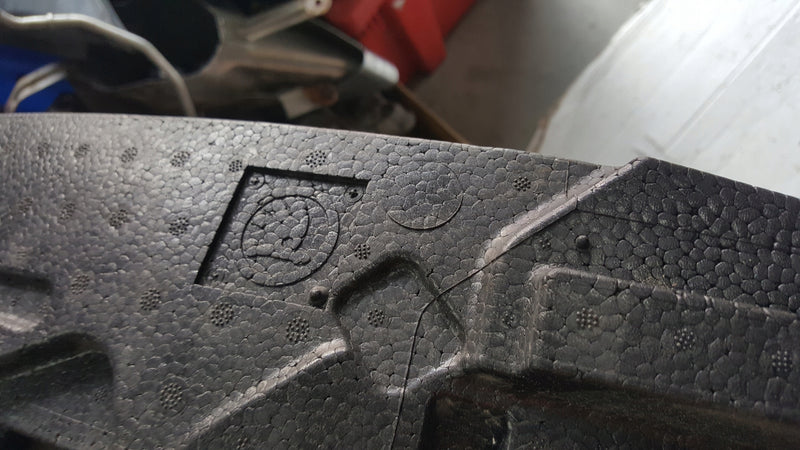 Absorber zderzaka przedniego SKODA ENYAQ 5LA807248 demontaż