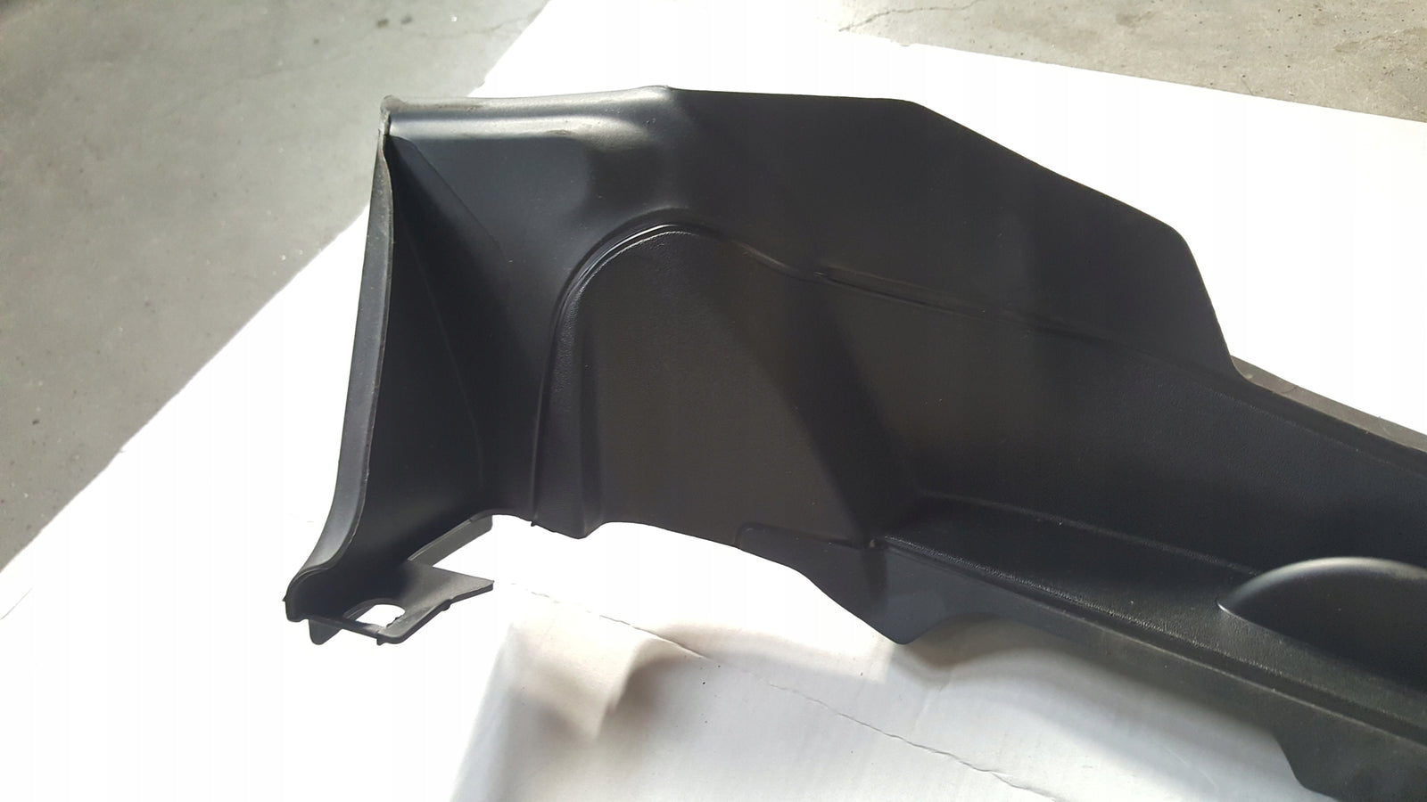 NOWA ORYGINALNA prawa osłona błotnika AUDI A5 8W6821170E