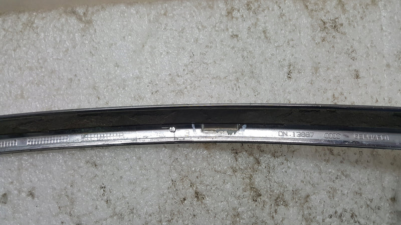 AUDI A6 C6 LIFT 08- OZDOBNA LISTWA CHROM ZDERZAKA PRZÓD LEWA 4F0853065