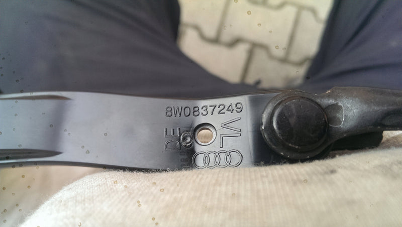 Ogranicznik drzwi przód AUDI A4 B9 8W0837249