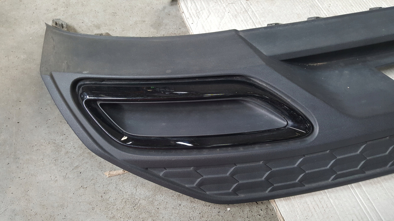 Dokładka spoiler zderzaka tył AUDI A3 S-LINE sedan 8Y5807521B demontaż