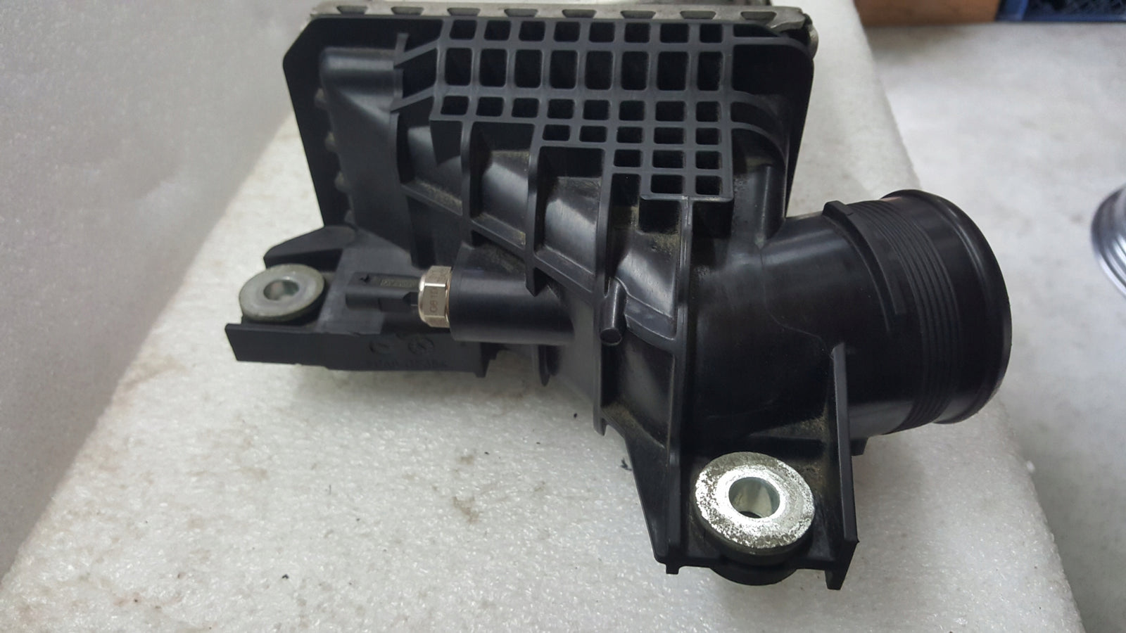 Chłodnica intercooler VW T6 -- CRAFTER 04L145749J demontaż