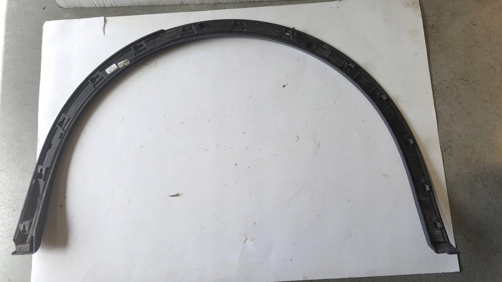 Listwa błotnika prawy tył AUDI Q5 80A853818A demontaż
