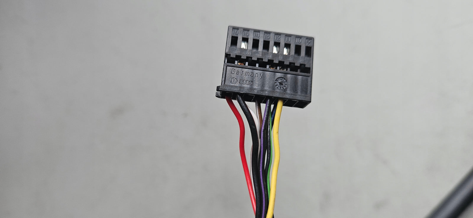 Le Lusterko zewnętrzne AUDI A4 B9 8W1857409N 8 pin IDEAŁ