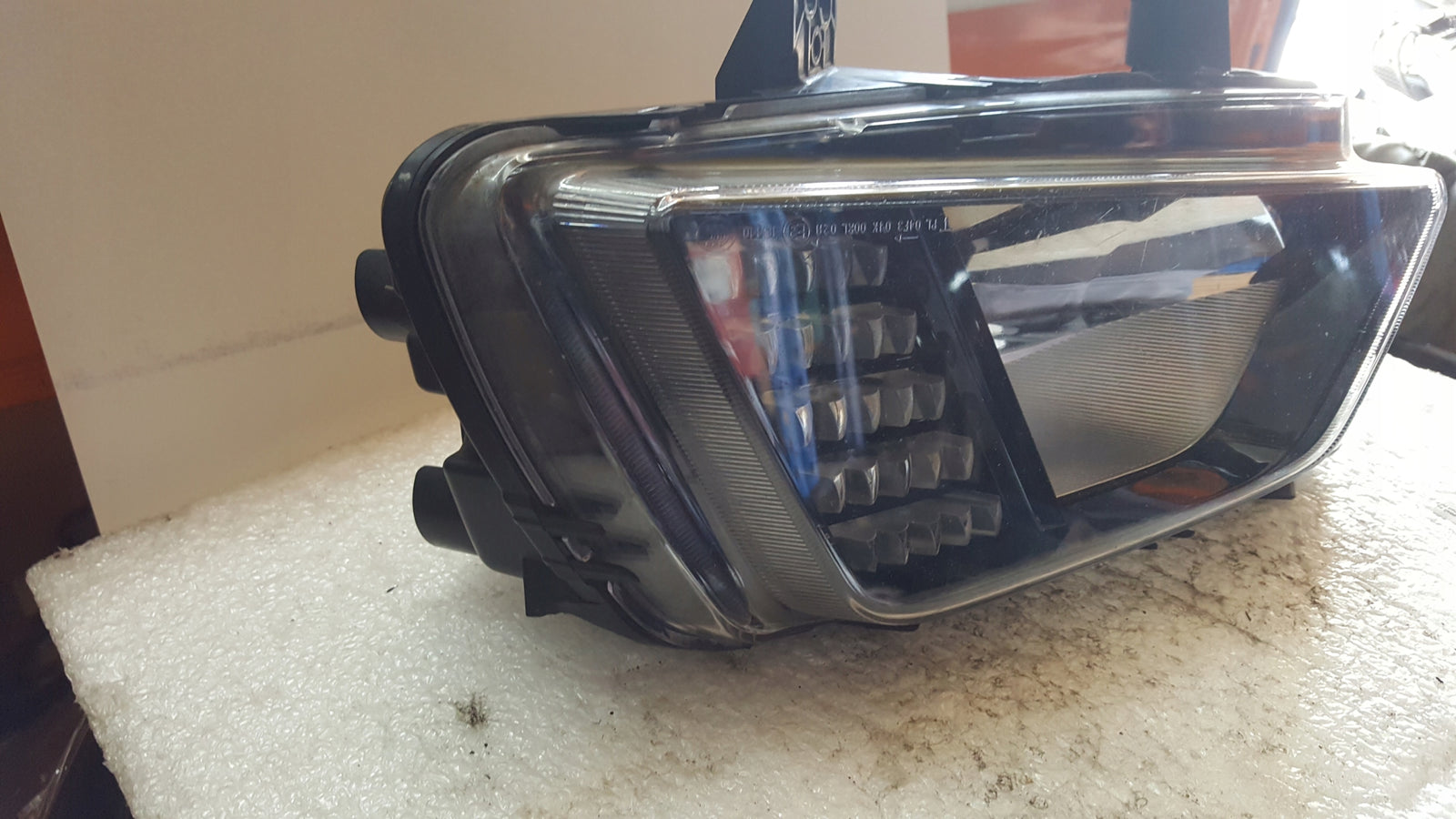 Halogen lewy DRL VW POLO VI 2G0941661 demontaż