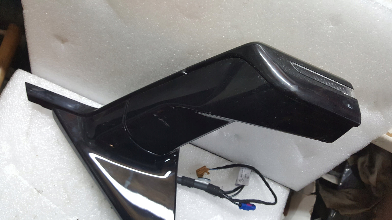 Lusterko prawe kamera AUDI E-TRON 4KE857410C
