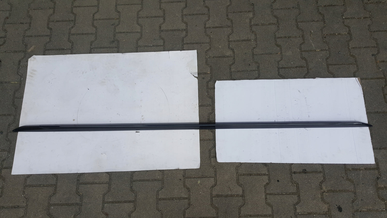 Listwa progowa prawa AUDI A4 B9 S-LINE 8W0853931A