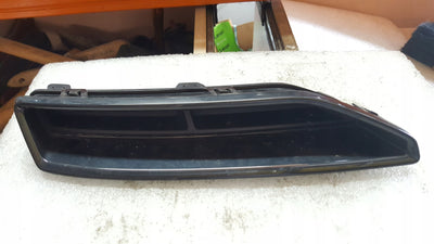 Atrapa kratka zderzaka prawy tył AUDI Q3 II 83A807834 demontaż