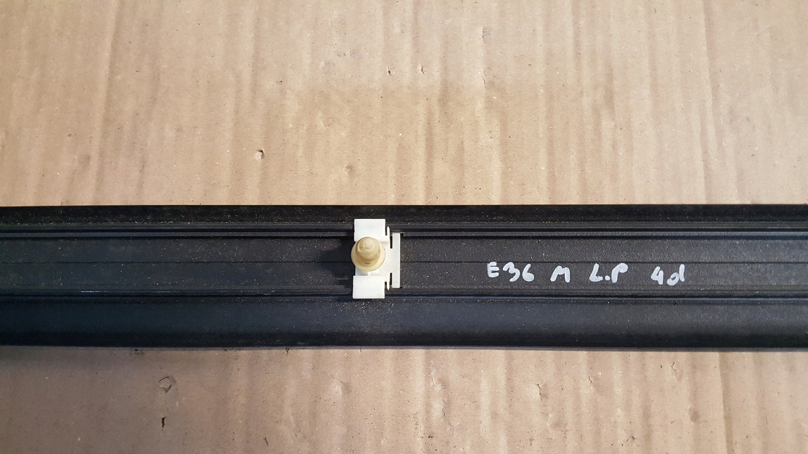 LISTWA DRZWI M-PAKIET LEWY PRZÓD BMW E36 51132262113