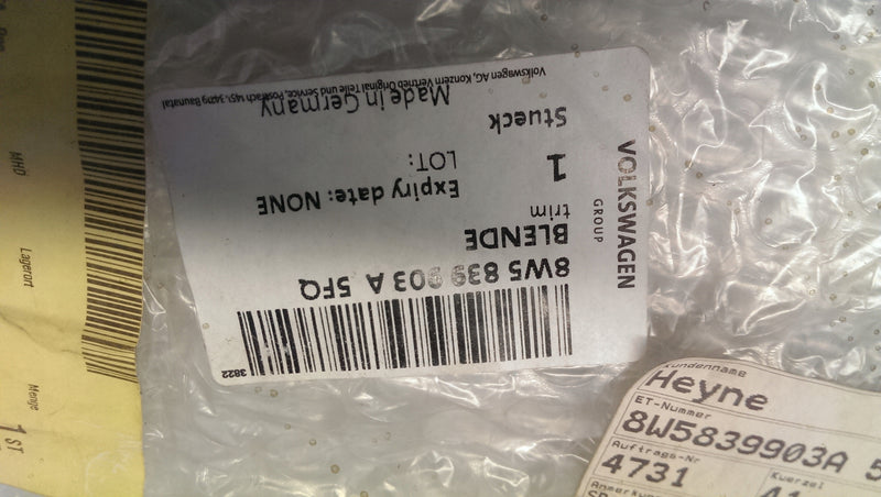 Nakładka drzwi listwa LE tył AUDI A4 B9 8W5839903A
