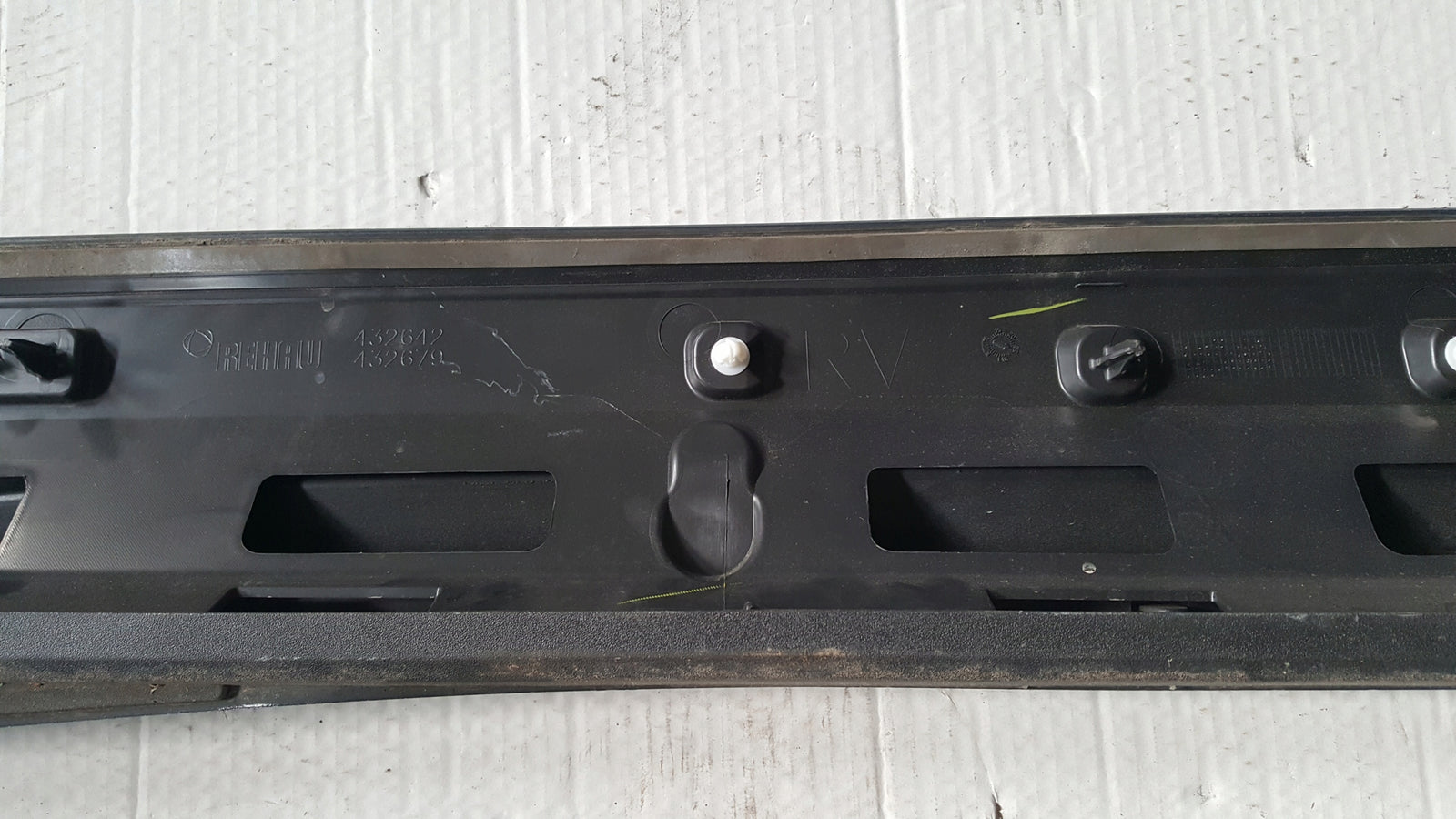 Listwa drzwi prawy przód AUDI Q3 II 83A853960A/B