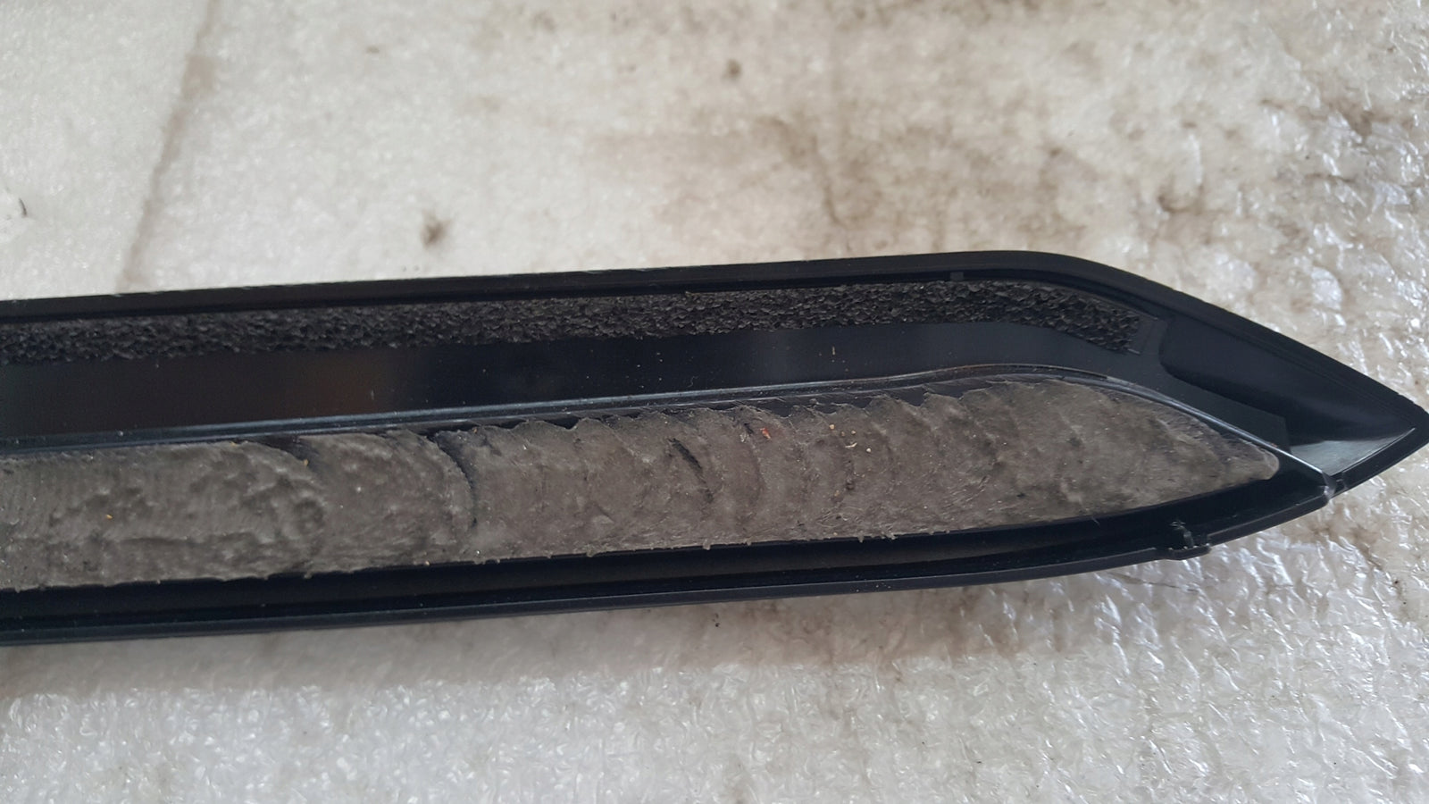 Prawa listwa spoiler klapy AUDI Q3 83F854872