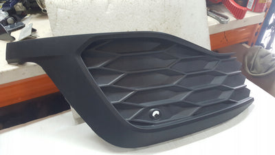 Kratka zderzaka lewy przód VW GOLF VIII GTI 5H0853665G demontaż