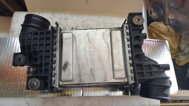 Chłodnica intercooler VW T6 -- CRAFTER 04L145749H demontaż