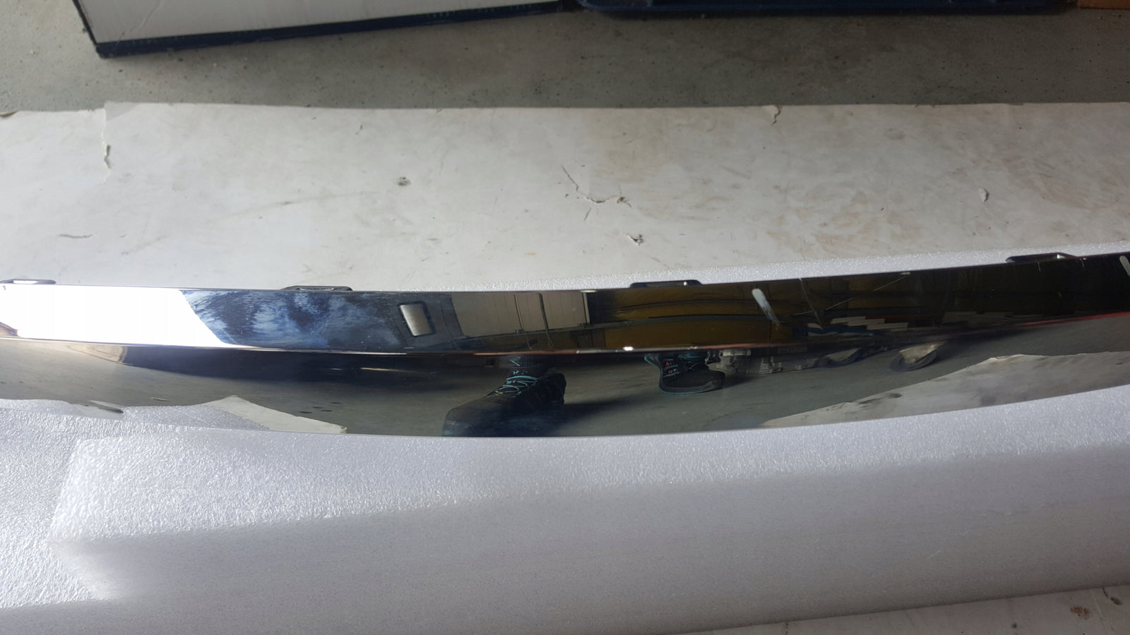 Listwa chrom zderzaka tylnego lewa strona VW TOUAREG 760853841 demontaż