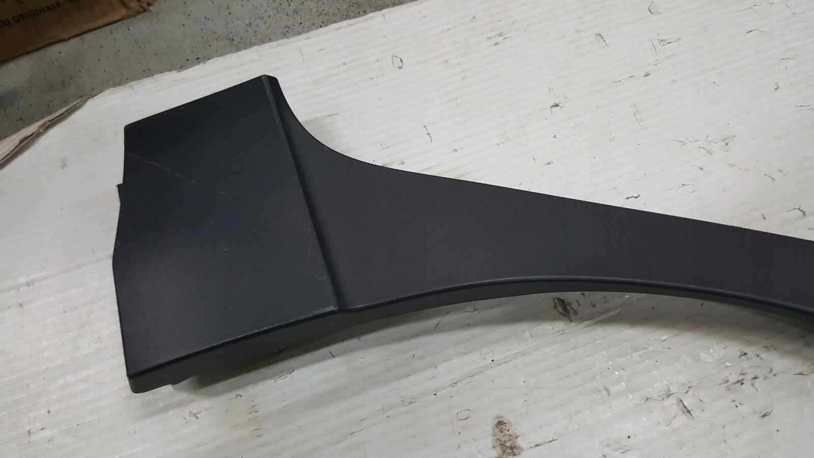 Listwa błotnika lewy tył VW TAIGO 2G7854817B demontaż