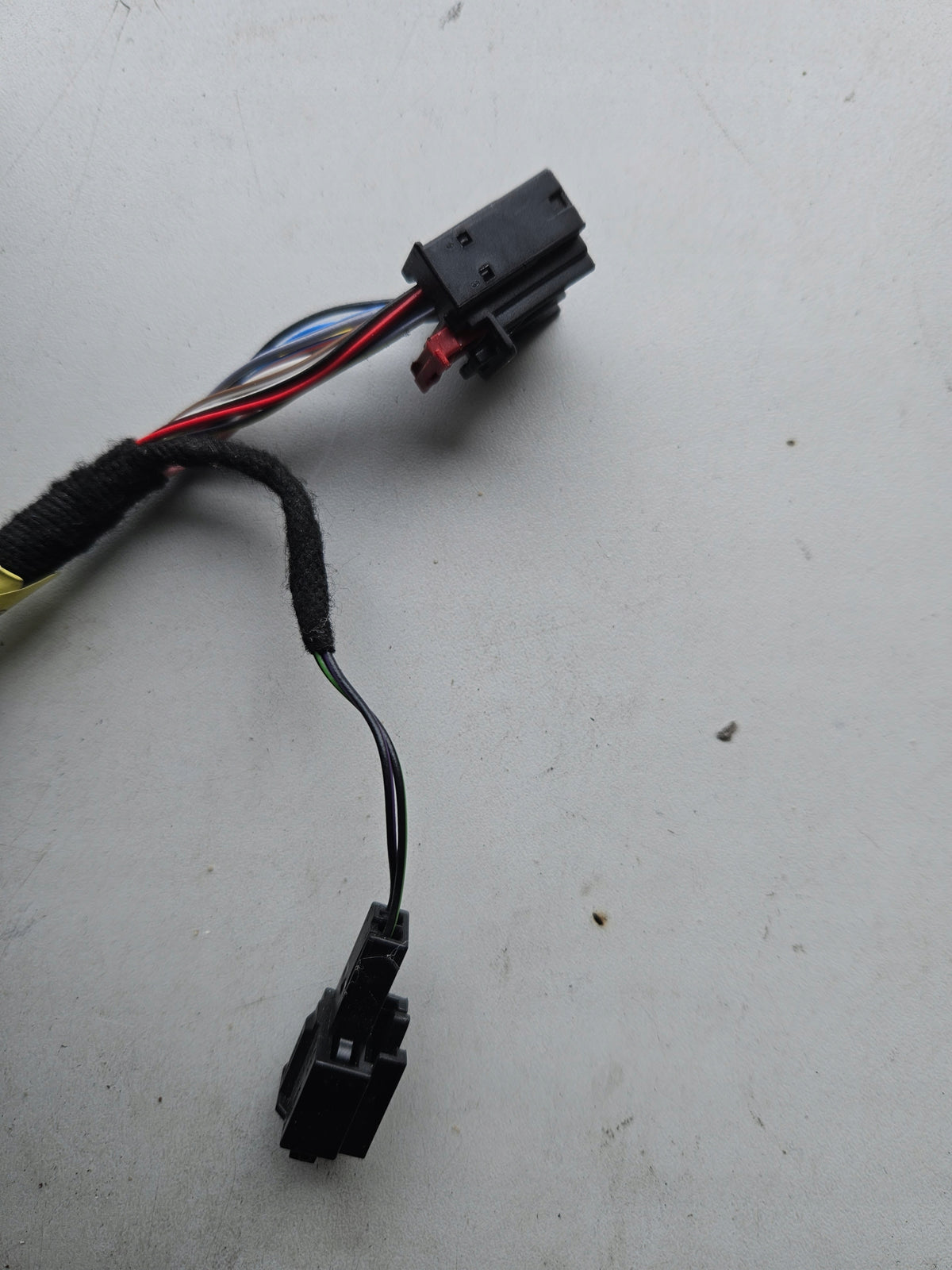 Pr Lusterko zewn AUDI Q2 81B857410C 14 pin+2 IDEAŁ