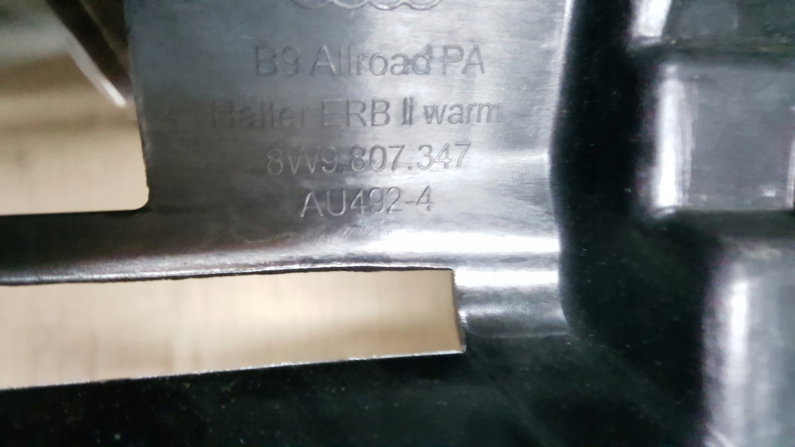AUDI A4 B9 ALLROAD UCHWYT MOCOWANIE 8W9807347 Z KOŃCÓWKĄ 8W0253825M