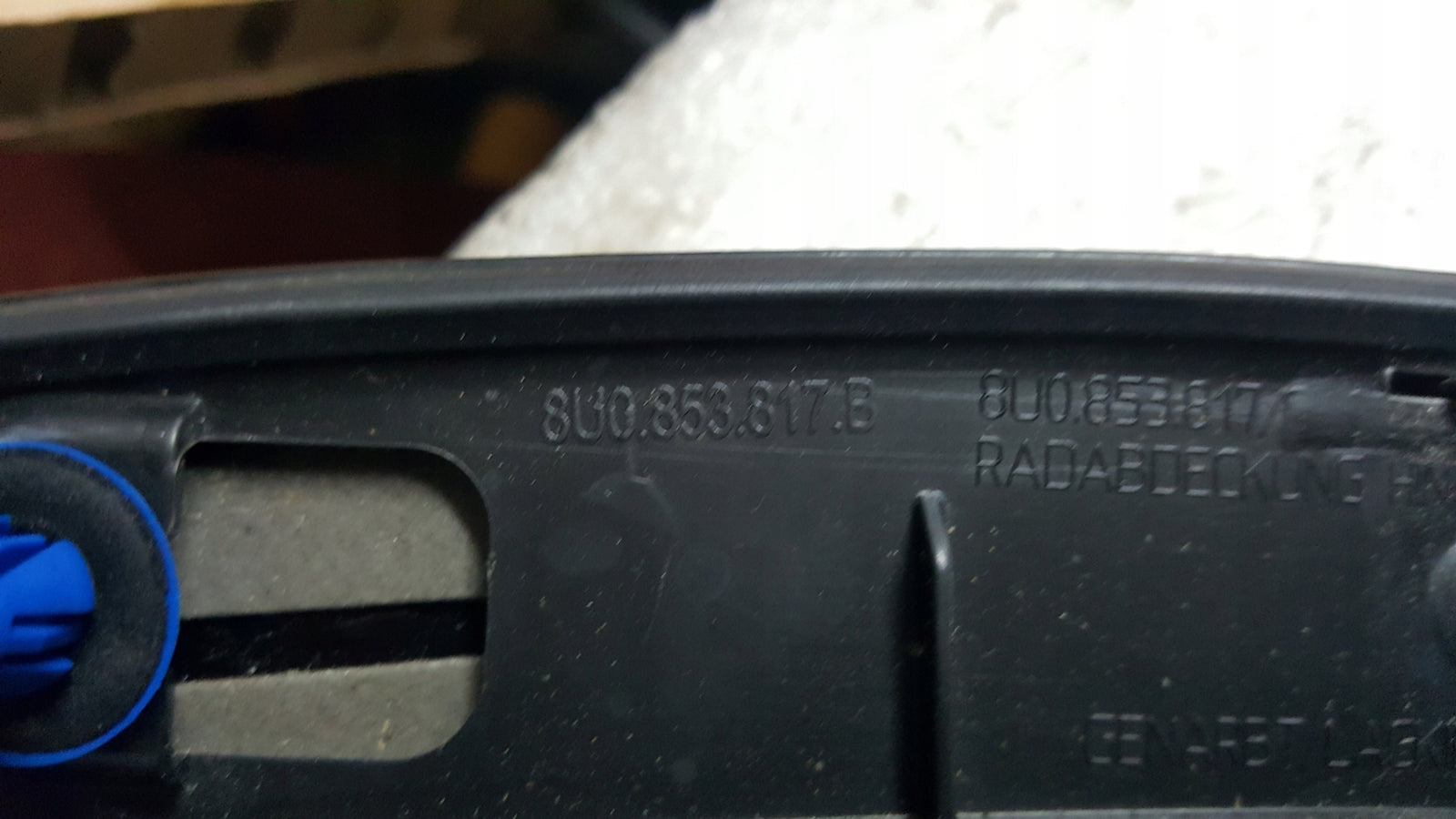 Listwa błotnika lewy tył AUDI Q3 8U0853817B