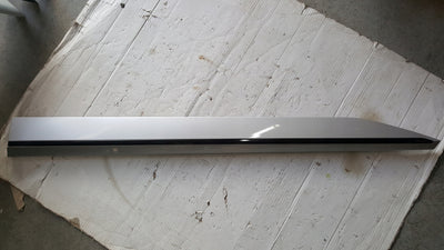 Listwa drzwi prawy przód SKODA SUPERB 3 3V0854940 demontaż