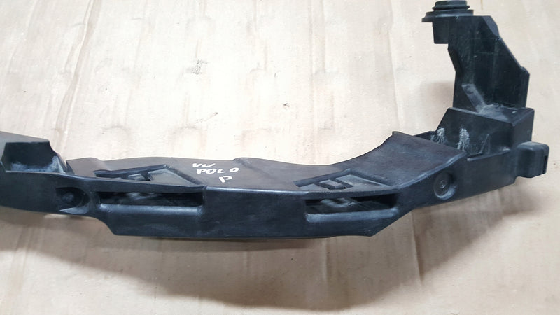VW POLO VI 6 MOCOWANIE UCHWYT LAMPY PRAWY PRAWE PRZÓD PRZEDNIE 2G0805072B