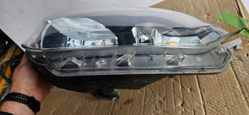 1S1941016N IDEAŁ pr reflektor VW UP 2013r oryginał Vw