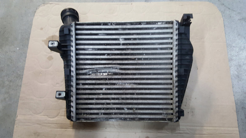AUDI VW CHŁODNICA POWIETRZA INTERCOOLER 7P0145804A