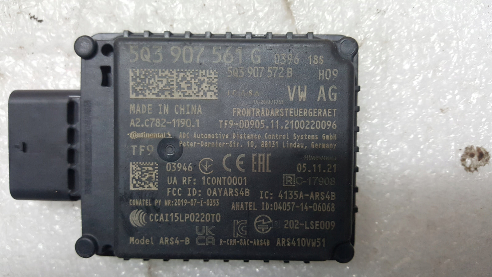 Radar sensor distronic VW AUDI 5Q3907561G demontaż