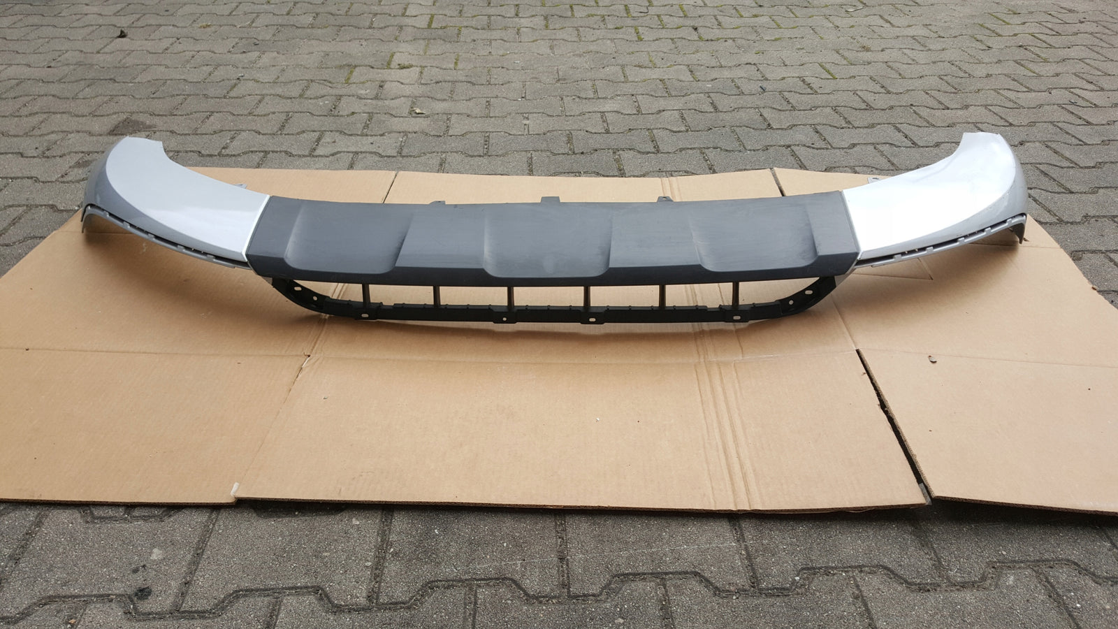 AUDI Q3 SPOILER ZDERZAKA PRZÓD 8U0807061A 8U0807061B