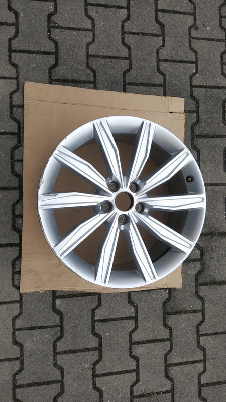 Felga Aluminiowa alufelga AUDI 4K0 4K0601025G 19” x 8,5”