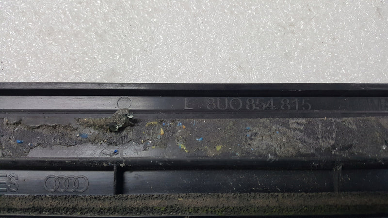 Listwa klapy bagażnika lewy tył AUDI Q3 8U0854815