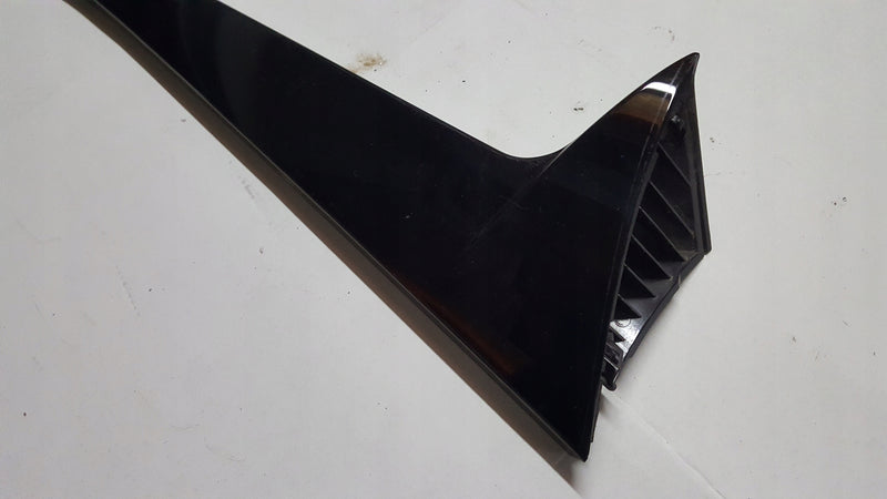 Listwy klapy bagażnika L+P strona VW GOLF VIII kombi 5H9827939B 5H9827940B