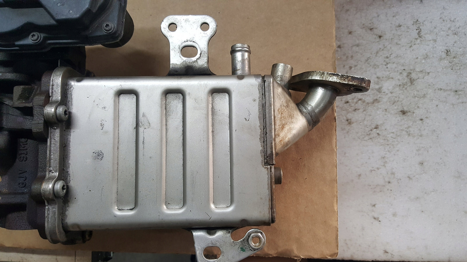 Zawór EGR chłodnica spalin VW 04L131512T demontaż